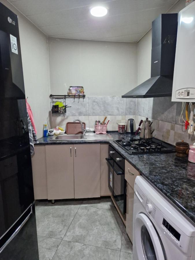 Larisa Apartment Тбилиси Екстериор снимка