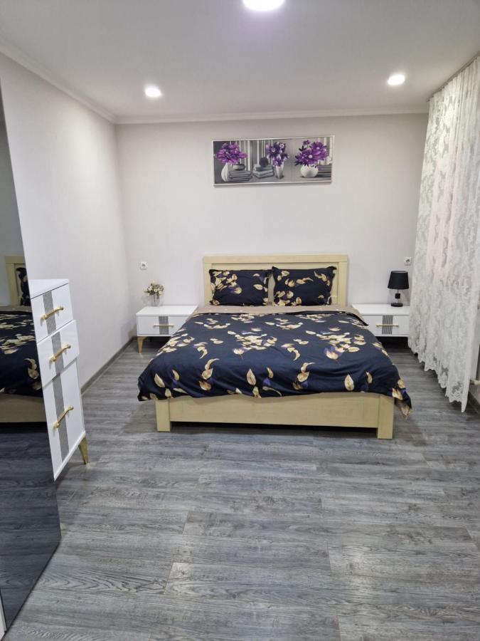 Larisa Apartment Тбилиси Екстериор снимка
