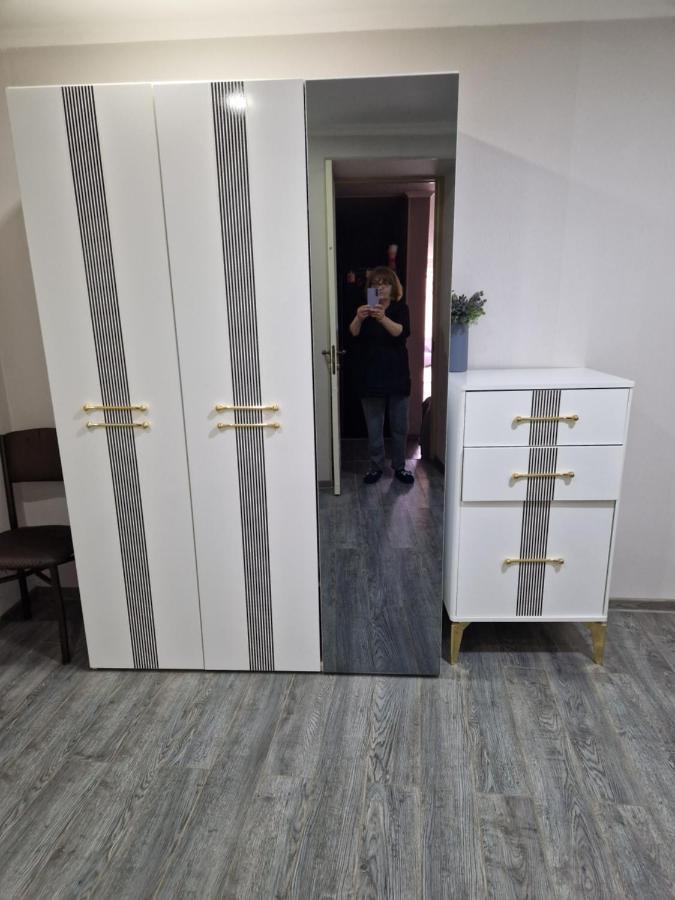 Larisa Apartment Тбилиси Екстериор снимка