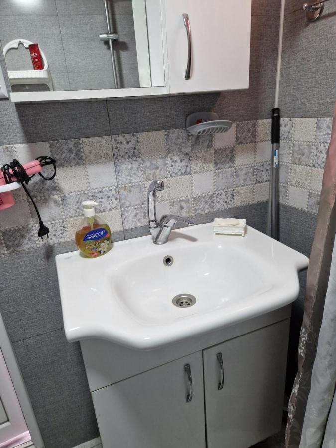 Larisa Apartment Тбилиси Екстериор снимка