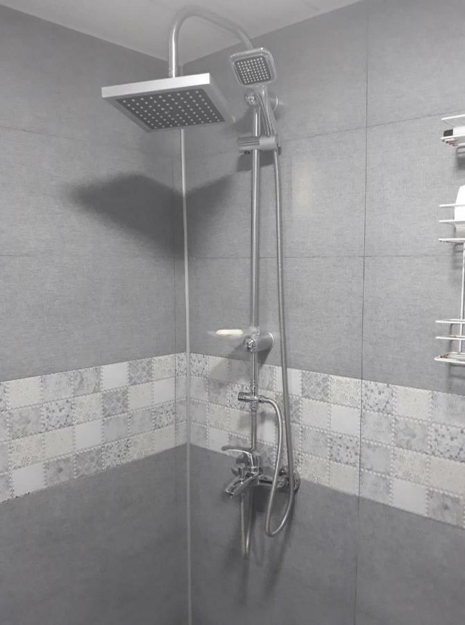 Larisa Apartment Тбилиси Екстериор снимка